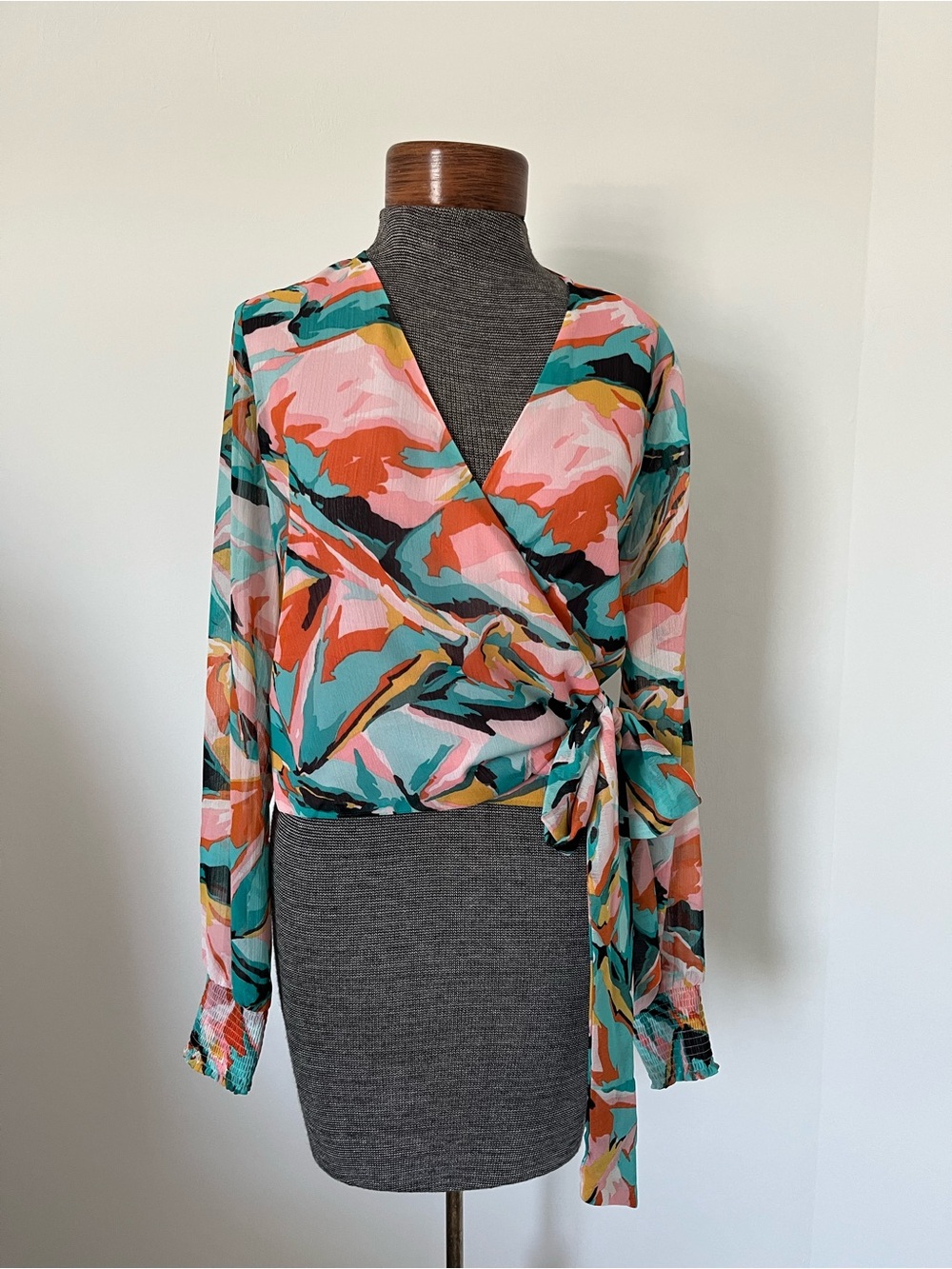 Bar III Abstract Floral Wrap Blouse Small Tie Waist Long Sleeve Surplice Top
